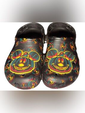 Disney park 2023 glow in the dark  Mickey Mouse Pumpkin Adult Crocs Size M5 W7